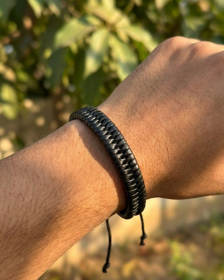 Stealth Weave Adjustable Bracelet for Men – Black Braided Minimal Design