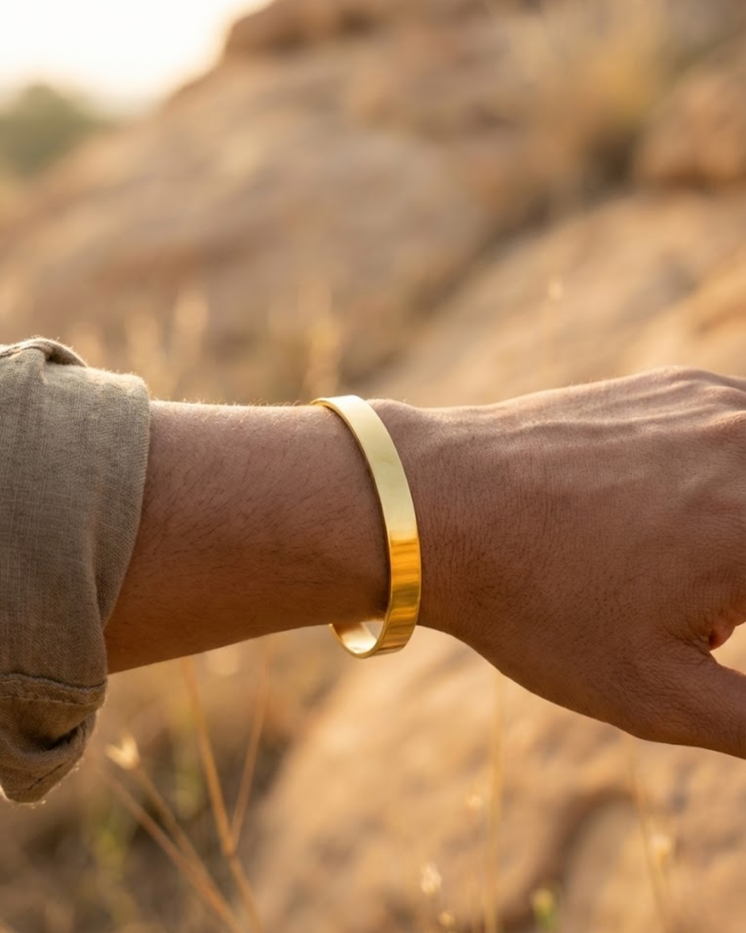 Aurum Edge Gold Cuff Bracelet for Men – Minimal Luxury Statement